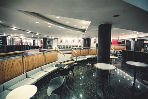 Elegante, teils im bootsstil designte zimmer, lassen keine wünsche offen und sorgen für entspannendes wohlgefühl. Theater an der Kö