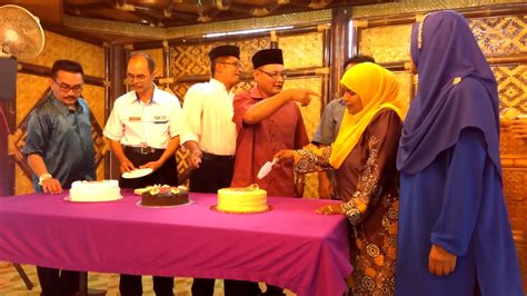 Kami guru malaysia oleh warga sk lktp ayer hitam. Jamuan Hari guru - YouTube