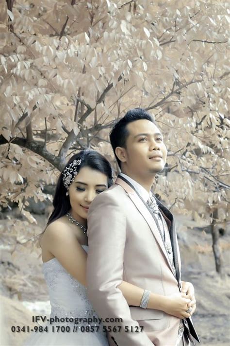 Pre wedding dengan pakaian adat jawa di jepang via instagram @kameraganteng. Hebat Prewed Adat Jawa Outdoor | Gallery Pre Wedding
