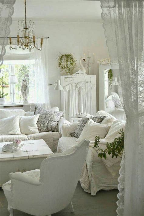 37 Comfy French Country Living Room Decor Ideas Page 32