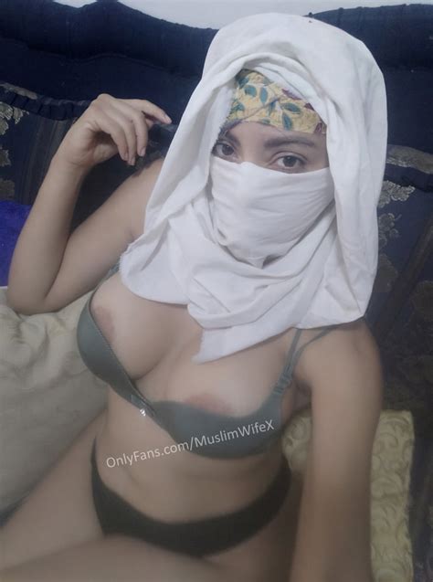 Real Arab Muslim Wife In Hijab Me Showing My Nude Body Photos