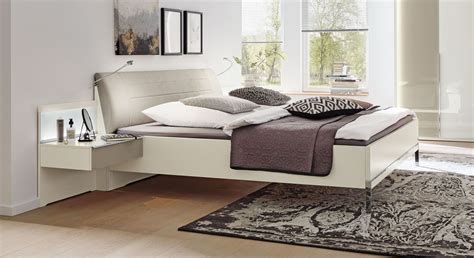 Musterring schlafzimmer bett schrank nachttische from musterring bett, source musterring rattan bett 160 x 200 buche mit bettkasten musterring mr 2875 sofa musterring möbel line shop pin. MUSTERRING Doppelbett weiß mit kieselgrauem Kopfteil - San ...