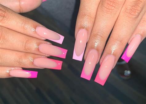 Barbie Pink💕 • • • • • Follow @nailthegram For More Nail Inspo💅🏽 📸