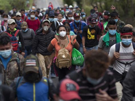 migrant caravan thousands move into guatemala hoping to reach u s npr