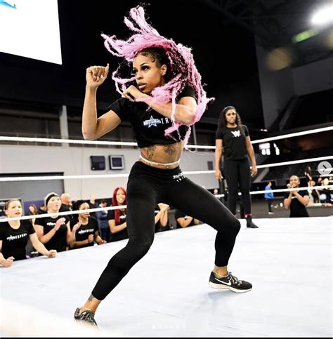 Wwe Signs Track Field Athlete Alexis Gray Diva Dirt