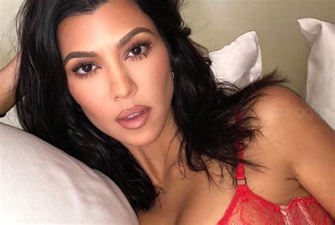 kourtney kardashian se vuelve a desnudar en instagram