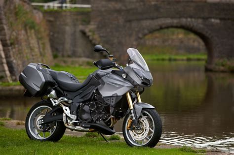 Equally at home in the urban jungle as it is prowling on the open road. TRIUMPH Tiger 1050 Special Edition specs - 2009, 2010 ...