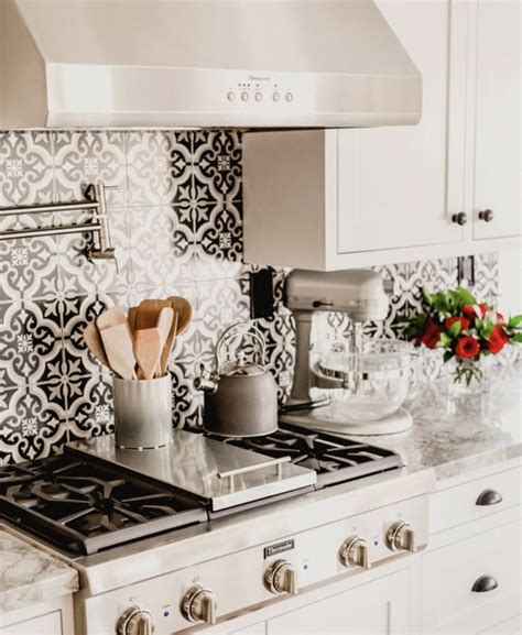 Modern Kitchen Backsplash Tile Interior Decoration