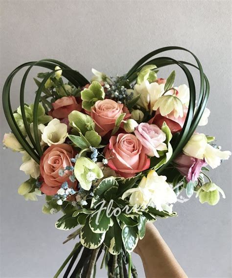 Heart Shaped Bouquet K˚08 Tropical Floral Arrangements Valentines