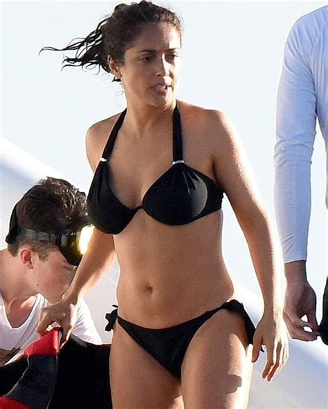 Salma Hayeks Breathtaking Looks In Bikini Fans Cant Take Off Their