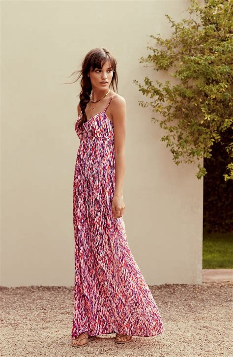 Fortunately, i've got 5 suggestions i am sure you will love! Maxi Dresses for Weddings. Tons of maxi dresses to wear to ...