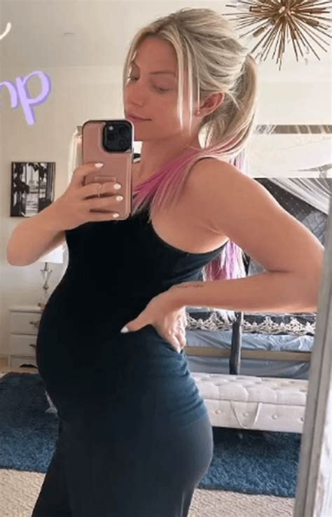 Alexa Bliss Showing Off Her Sexy Pregnant Armpit R Wwearmpitshow