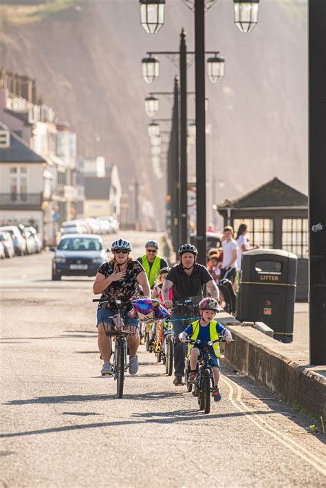 Sidmouth Salutes Super Toby Five Cheering Him Home After Nhs Cycle