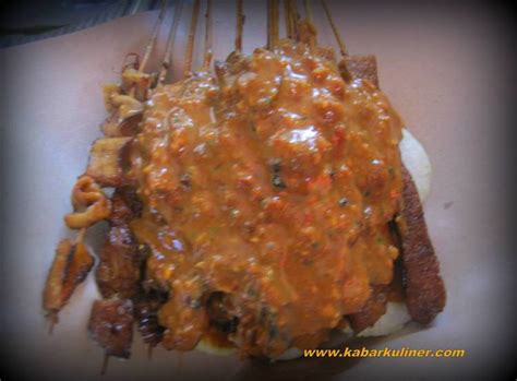 Sate kerang salah satu hidangan laut yang sering kita jumpai, terutama didaerah pesisir, mau mencobanya ikuti resep sate kerang berikut. Kuliner Jalanan nan Nikmat: Sate Kere Depan Sami Luwes ...