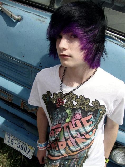 It's a great way to show your daring side with every turn of your head catching the light and. Purple & black hair scene guy scene king | Emo hairstyles ...