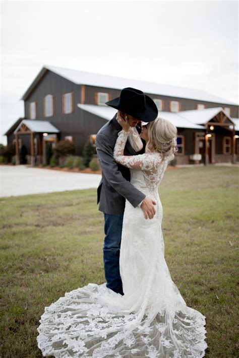 Western Wedding Photos Cowboy Wedding Goals Country Wedding Photos