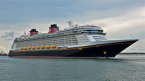 File:Disney Fantasy Cruise Ship (6) (21000557309).jpg - Wikimedia Commons