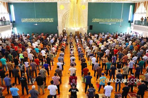 Setiap bacaan tasbih (subhanallah) adalah sedekah. Waktu Sholat Bandung dan Sekitarnya Hari Ini | Republika ...