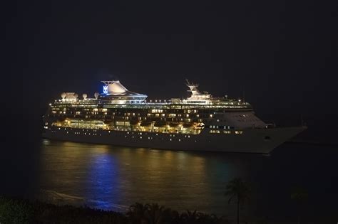Six Beautiful Photos Of Royal Caribbean Ships In Port Everglades