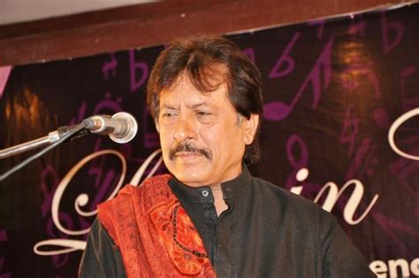 Hire Best Pakistani Seraiki Singer Ataullah Khan Esakhelvi For Upcoming
