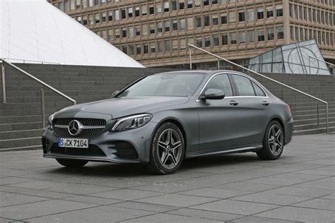 The new c‑class discover a new kind of comfort. Eerste meters met… de vernieuwde Mercedes-Benz C-Klasse ...