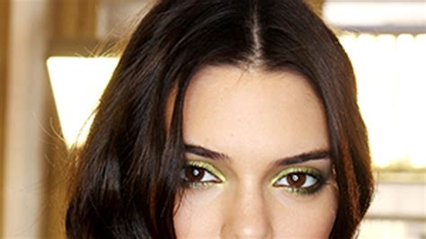 Kendall Jenner Made A Convincing Case For Green Eye Shadow Allure