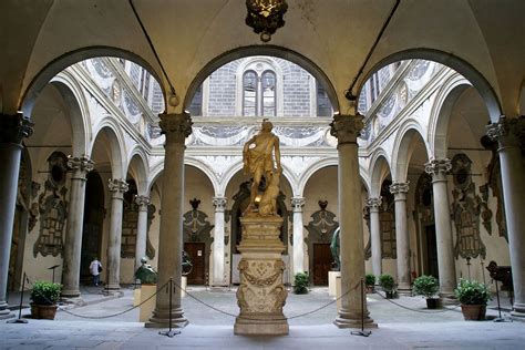 Florenz Via Cavour Palazzo Medici Riccardi Innenhof Mit Dem Orpheus