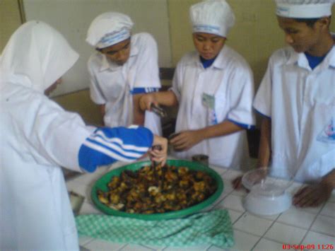 Pada umumnya, kaki kijing berbentuk pipih secara. Cara Mengolah Limbah Ikan Menjadi Pupuk Organik
