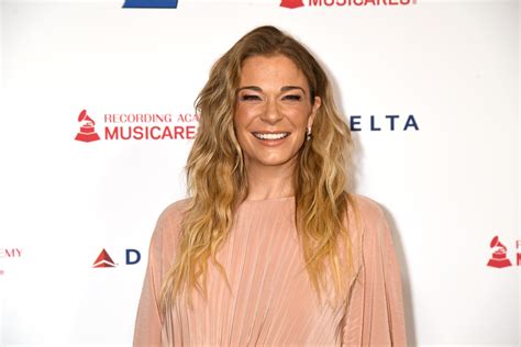 What Is The Naked Photo Of Leann Rimes Embracing Her Psoriasis The Us Sun