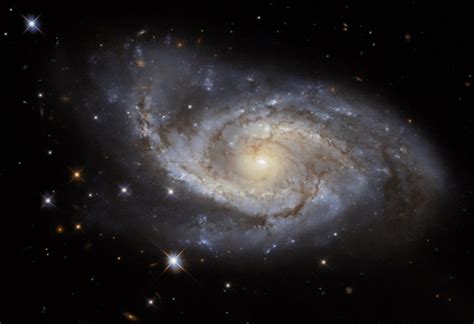 Nasas Hubble Space Telescope Captures Gorgeous Sail Of Stars Galaxy