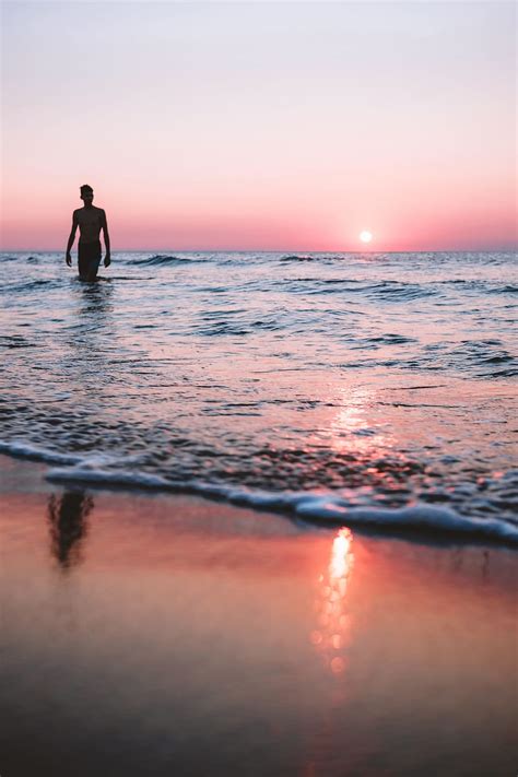Hd Wallpaper Loner Beach Ocean Sunset Beach Sunset Moody Sea