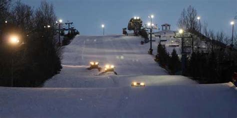 Alpine valley is a ski resort in between milwaukee and janesville, wisconsin with 12 lifts and 20 trails on 90 acres. Alpine Valley Resort | Travel Wisconsin