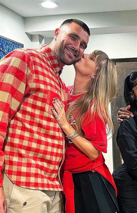 Taylor Swift Kisses Travis Kelce On The Cheek After Chiefs Game