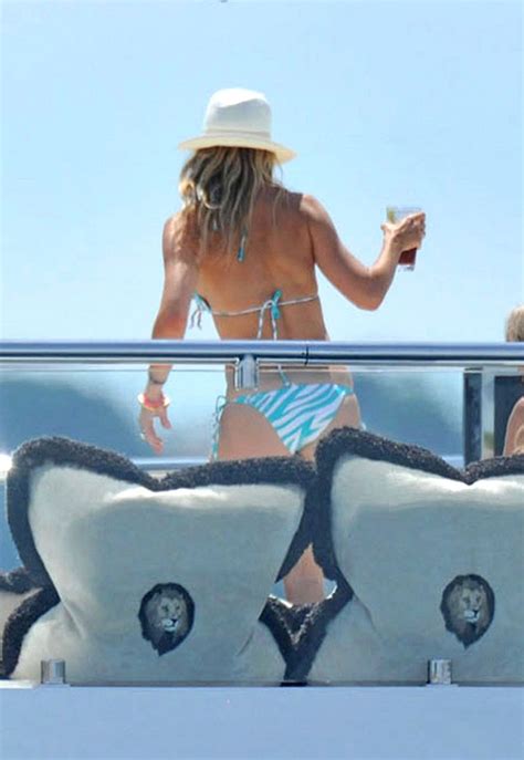 Kate Hudson In Bikini On A Yacht In St Tropez Hawtcelebs My Xxx Hot Girl
