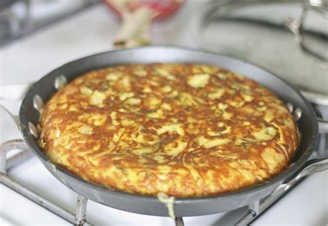 T is for: Tortilla Espanola {recipe remake} | Food recipes, Food, Eat