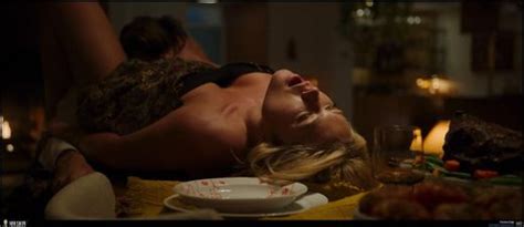 watch florence pugh s oral sex scene in don t worry darling