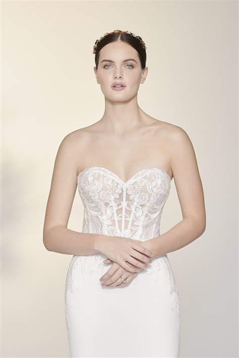 Corsets 9 Wedding Dress Trends For 2022 Brides Everywhere Popsugar Fashion Photo 48