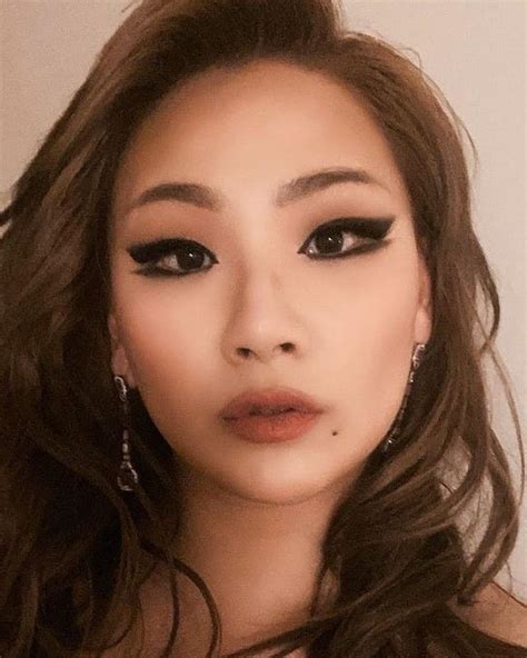Cl 2ne1 Chaelin Lee Lee Chaerin Light Makeup Curled Hairstyles