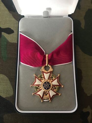 Legion Of Merit Medal Commander Grade Neck Order Full Size Cased Award