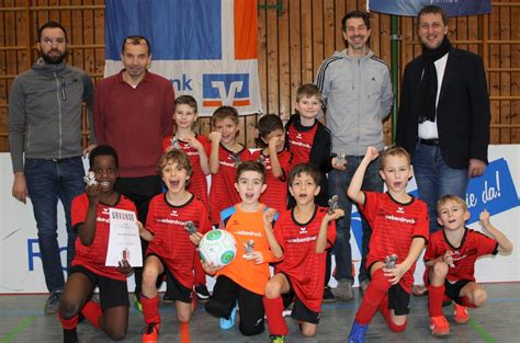 08562 963160, mobil und whatsapp: Sportfreunde dominieren eigenes Hallenturnier | DJK ...