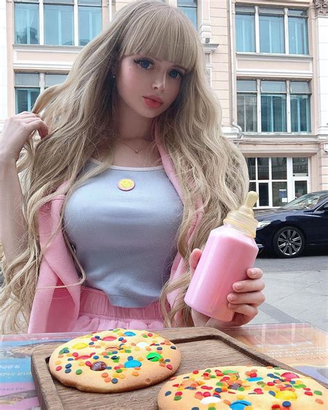 【画像】「整形なし」リアル・バービー人形と称されるロシア美少女のお姿がこちら ミラクルミルク