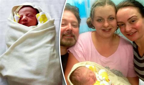 Katherine Edwards Gives Birth To Her Brother After Becoming A Surrogate For Mum Express Co Uk