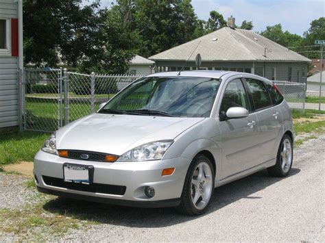 Gas mileage, engine, performance, warranty, equipment and more. 2003 Ford Focus LX 4dr Sedan 5-spd manual w/OD