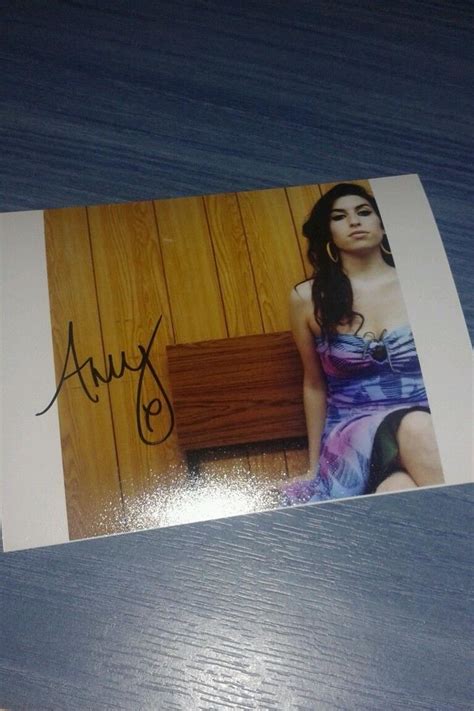 Amy Winehouse Autograph Photo Hand Signed British Singer Signed Small