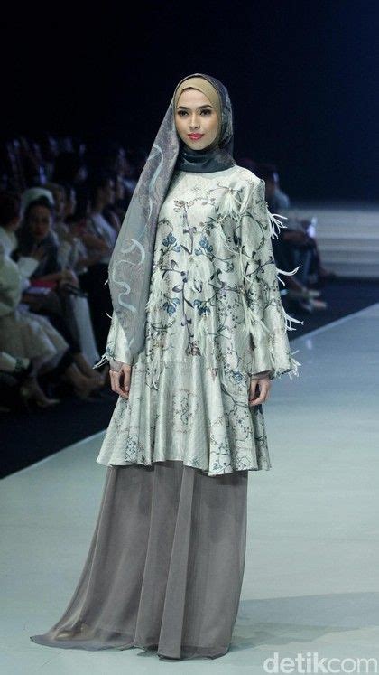 Kemeja anak wanita yang super cute. Foto: 12 Koleksi Busana Muslim Terbaru Ria Miranda Terinspirasi Angsa | Gaun, Muslim
