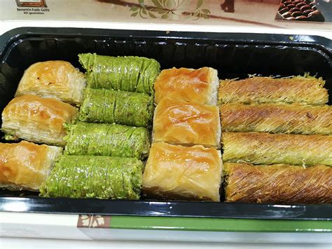 Gulluoglu Assorted Turkish Baklava Mix Of Pistachio Baklava Walnut