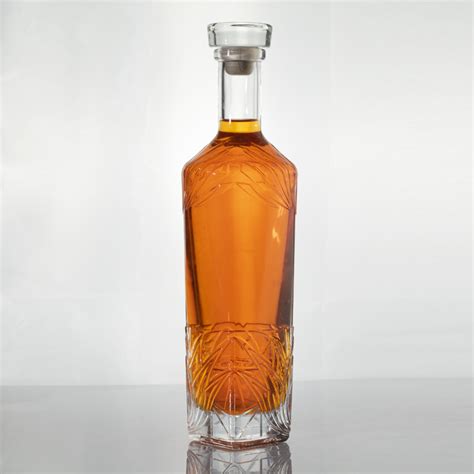 Luxury Vodka Bottle With Embossed Long Glory Glass