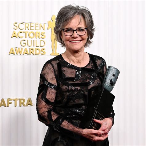 Sag Awards 2023 Sally Field Receives Lifetime Achievement Prize Us Weekly