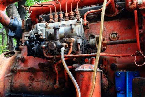 Oud Rusty Six Cylinder Diesel Engine Stock Afbeelding Image Of