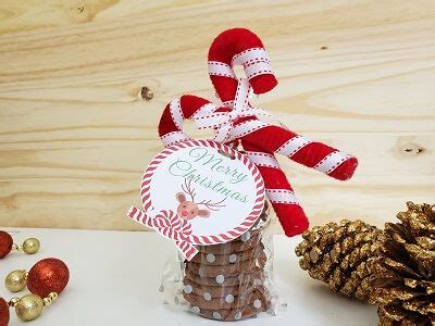 · 25 gift ideas under $5 that'll still impress loved ones. DIY Holiday Gifts For Coworkers Under $5 (Free Printable ...
